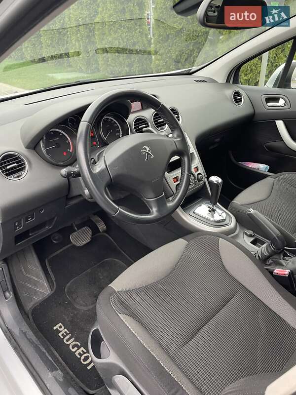 Хэтчбек Peugeot 308 2011 в Киеве