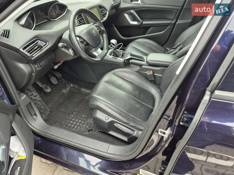 Универсал Peugeot 308 2015 в Киеве