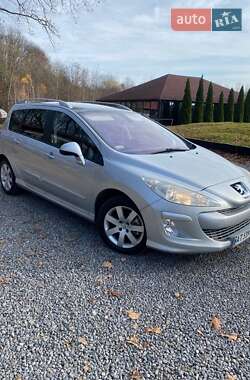 Универсал Peugeot 308 2010 в Калуше