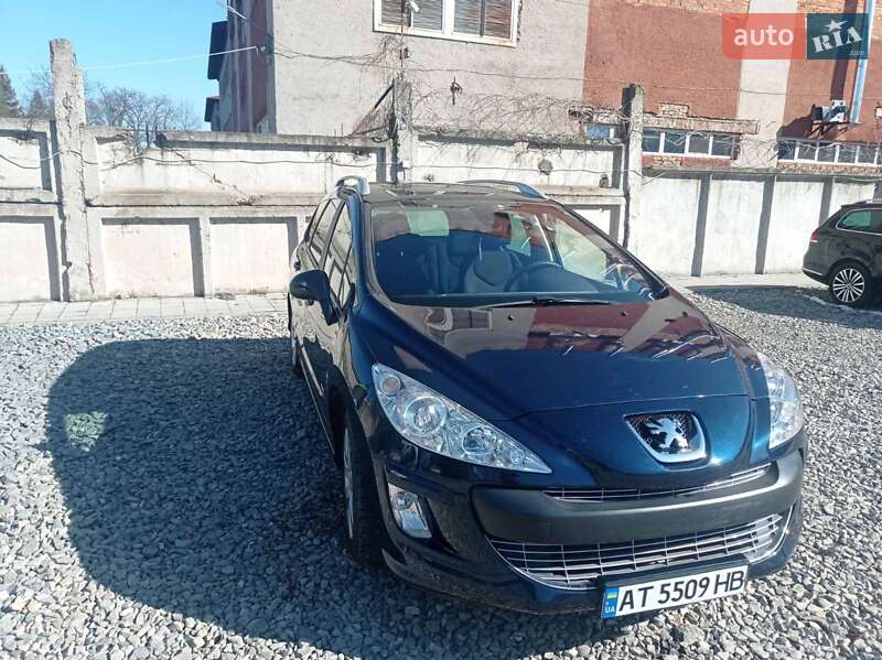 Универсал Peugeot 308 2011 в Калуше