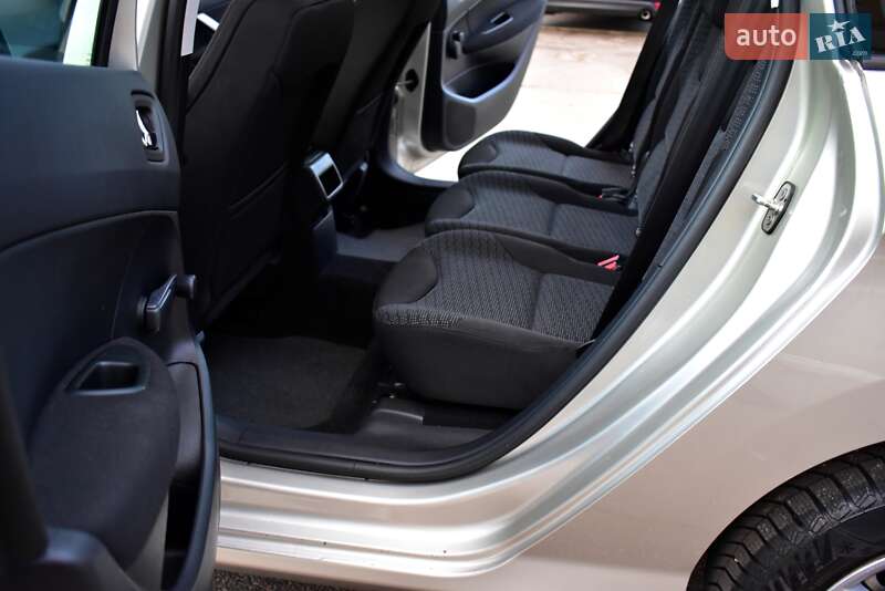 Универсал Peugeot 308 2009 в Киеве