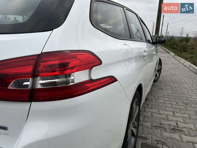 Универсал Peugeot 308 2015 в Ровно