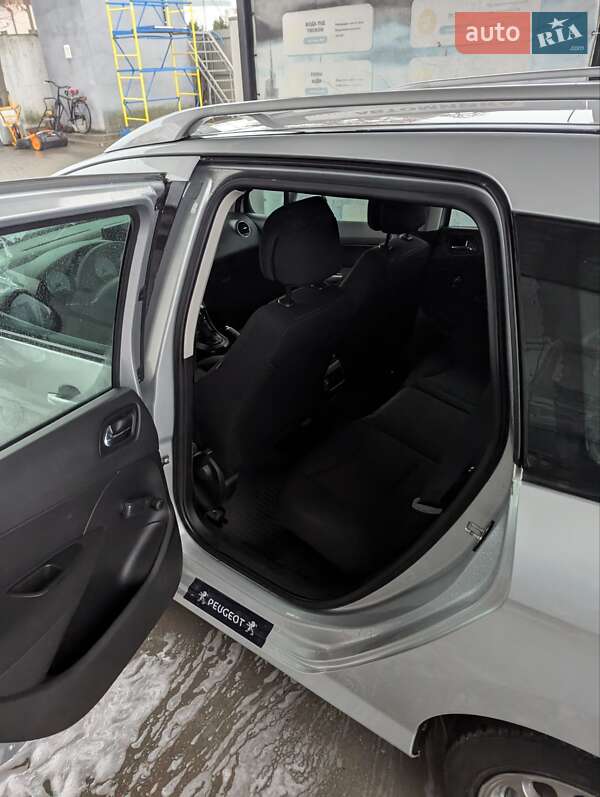 Универсал Peugeot 308 2009 в Здолбунове