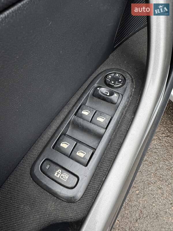 Хэтчбек Peugeot 308 2011 в Сумах