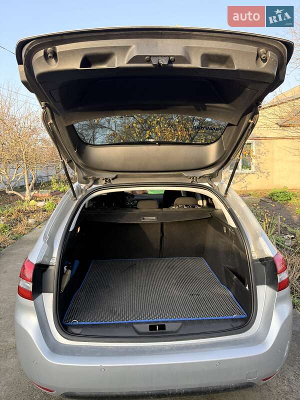 Универсал Peugeot 308 2016 в Каменском