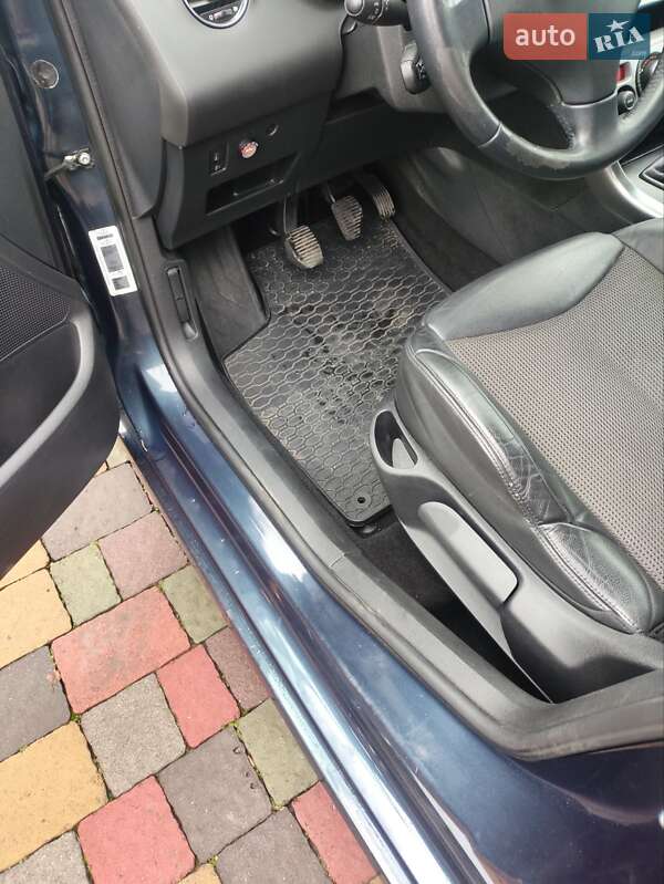 Хэтчбек Peugeot 308 2011 в Луцке