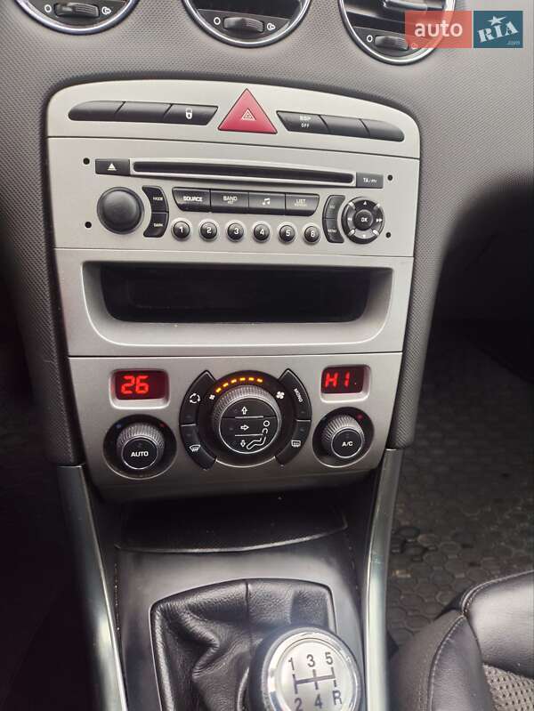 Хэтчбек Peugeot 308 2011 в Луцке