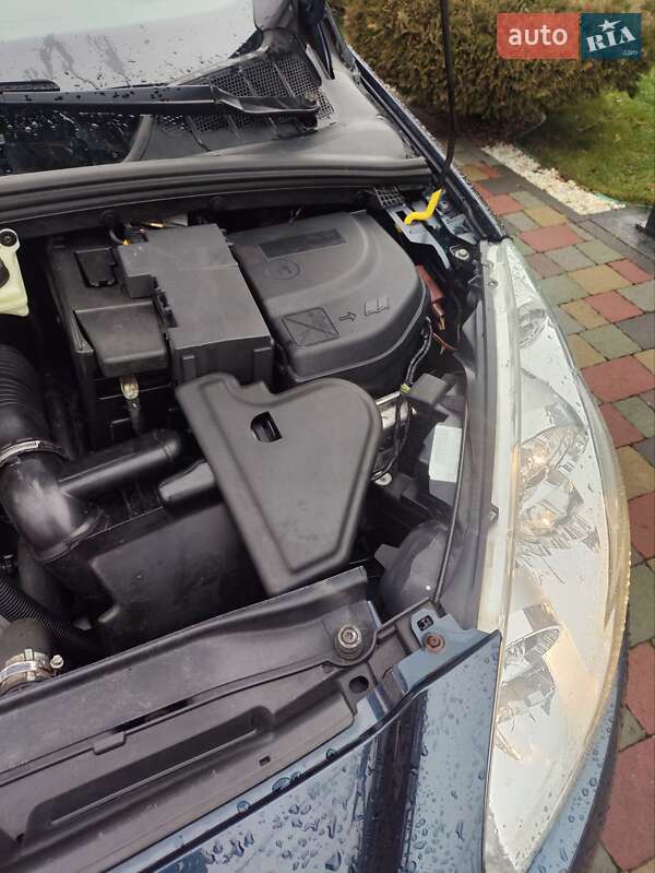 Хэтчбек Peugeot 308 2011 в Луцке