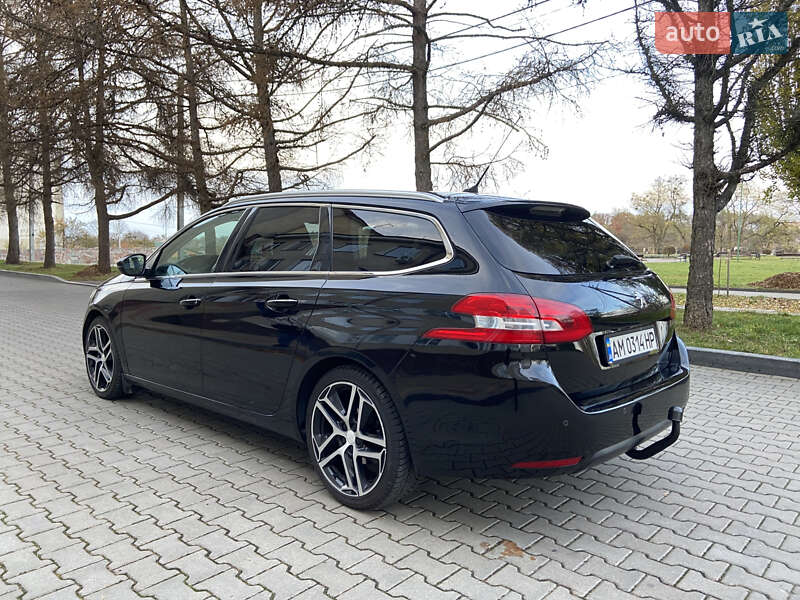 Универсал Peugeot 308 2015 в Звягеле