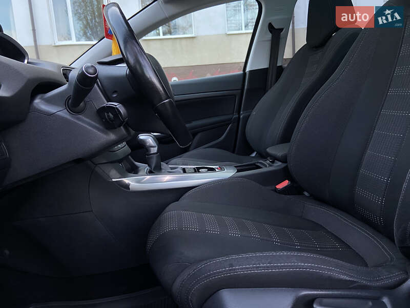 Универсал Peugeot 308 2015 в Звягеле