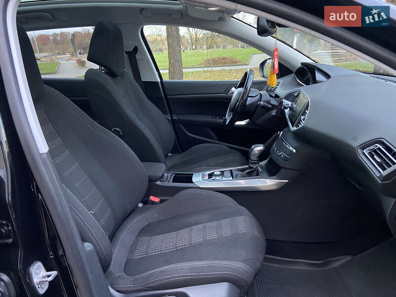 Универсал Peugeot 308 2015 в Звягеле