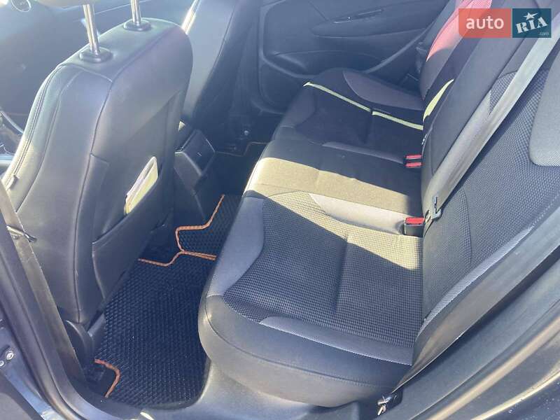 Хэтчбек Peugeot 308 2012 в Киеве