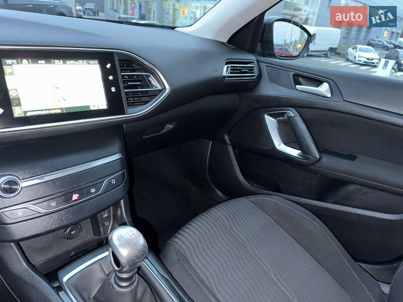 Универсал Peugeot 308 2015 в Киеве
