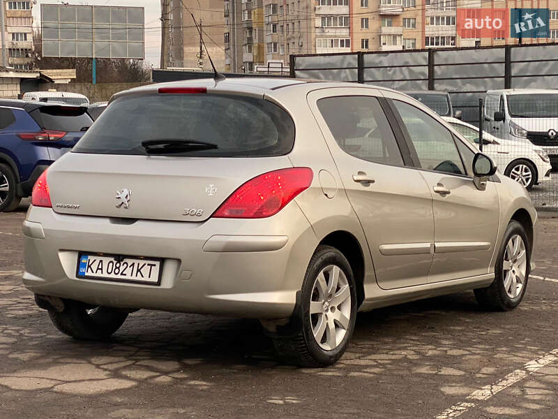 Хэтчбек Peugeot 308 2010 в Ровно