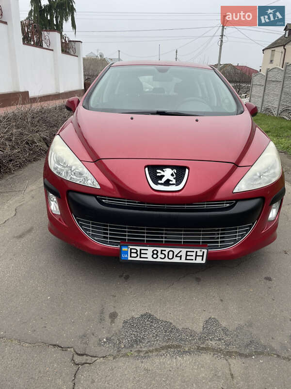 Хэтчбек Peugeot 308 2008 в Николаеве