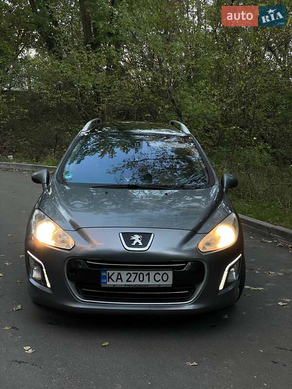 Универсал Peugeot 308 2011 в Киеве