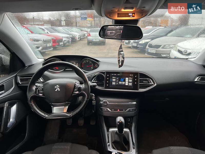 Хэтчбек Peugeot 308 2015 в Полтаве