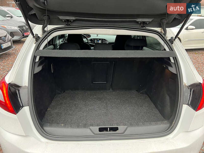 Хэтчбек Peugeot 308 2015 в Полтаве
