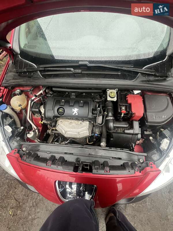 Хэтчбек Peugeot 308 2007 в Юрьевке