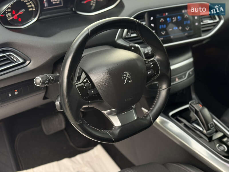 Универсал Peugeot 308 2021 в Дубно