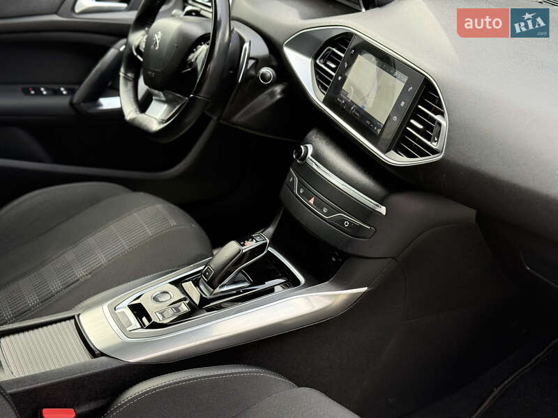 Универсал Peugeot 308 2021 в Дубно