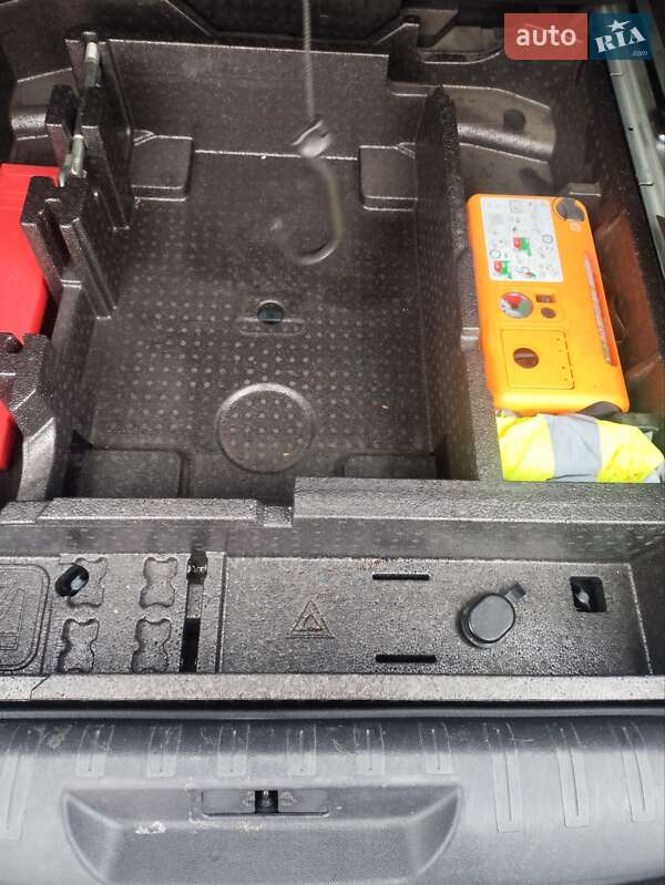 Универсал Peugeot 308 2015 в Луцке фото 15 Универсал Peugeot 308 2015 в Луцке