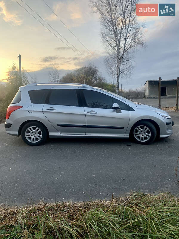 Универсал Peugeot 308 2009 в Буске