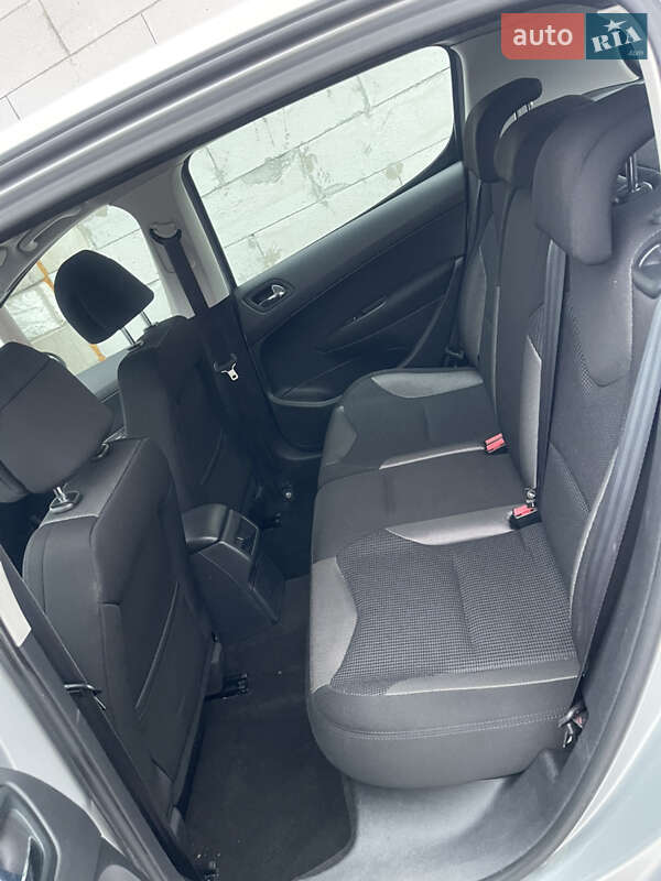 Хэтчбек Peugeot 308 2009 в Бердичеве