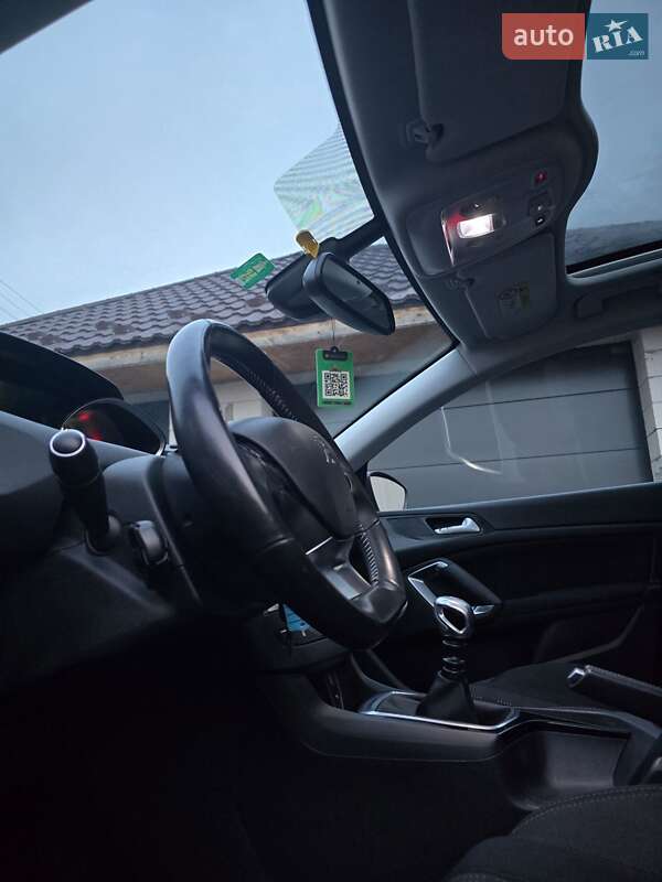 Универсал Peugeot 308 2015 в Дубно фото 27 Универсал Peugeot 308 2015 в Дубно