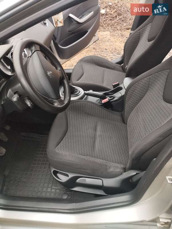 Універсал Peugeot 308 2008 в Острозі