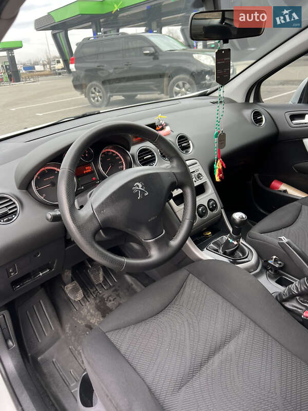 Універсал Peugeot 308 2012 в Стрию