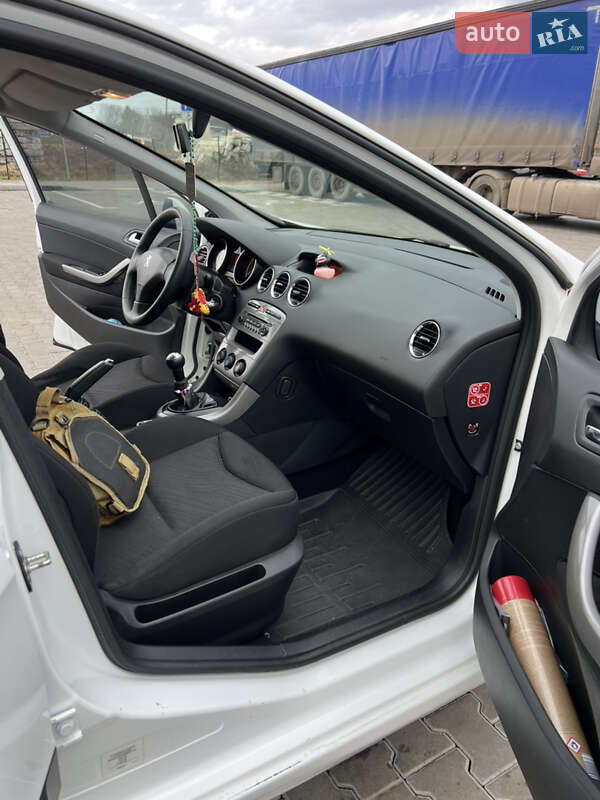 Універсал Peugeot 308 2012 в Стрию