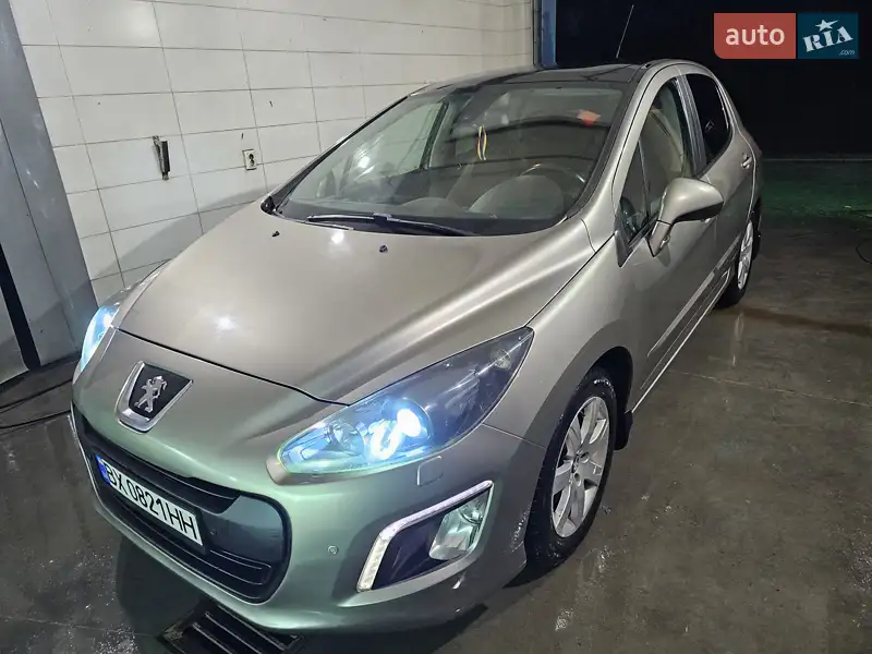 Peugeot 308 2012
