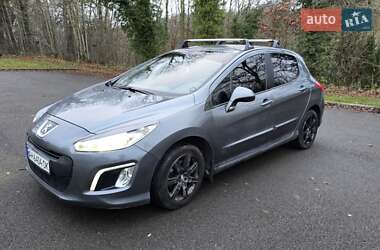 Хетчбек Peugeot 308 2011 в Покровську