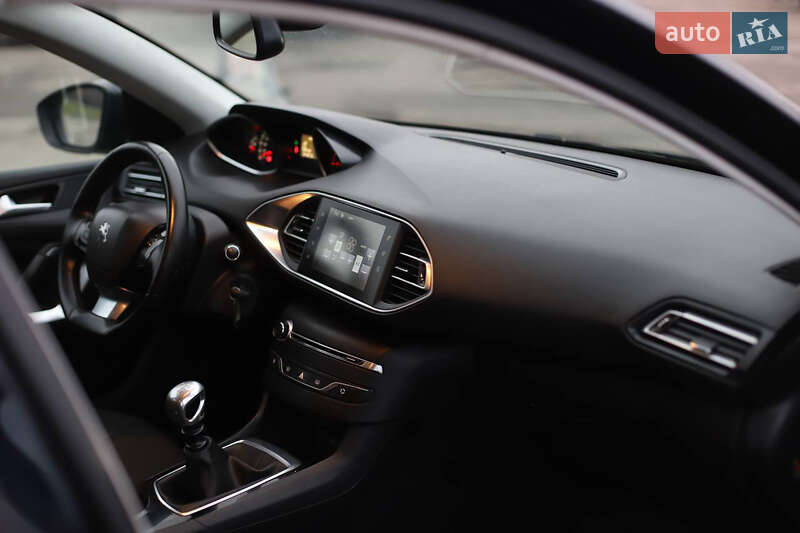 Универсал Peugeot 308 2015 в Киеве