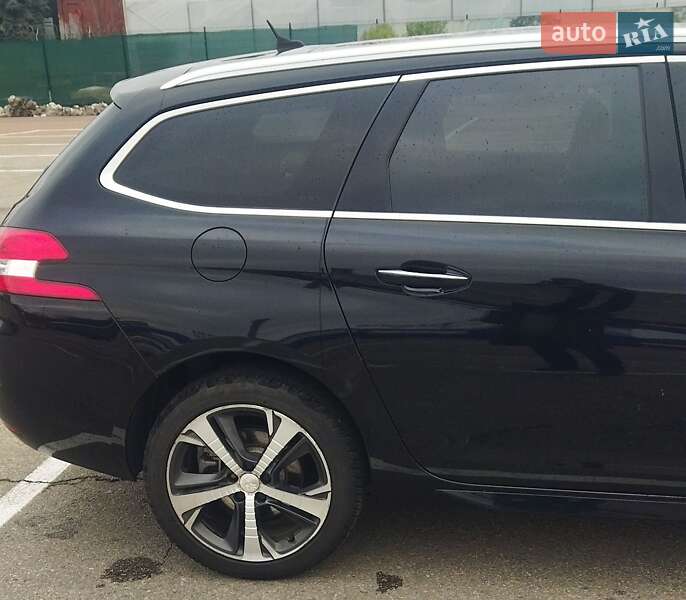 Универсал Peugeot 308 2015 в Львове
