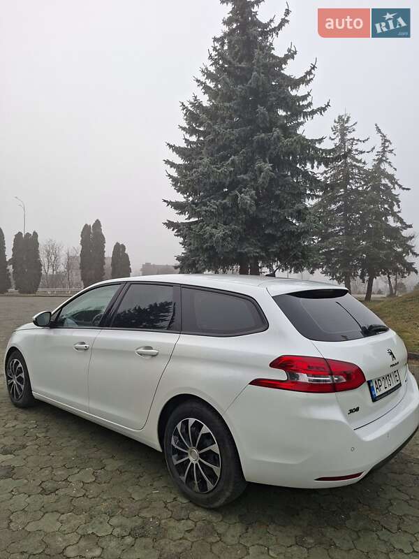 Универсал Peugeot 308 2015 в Дубно