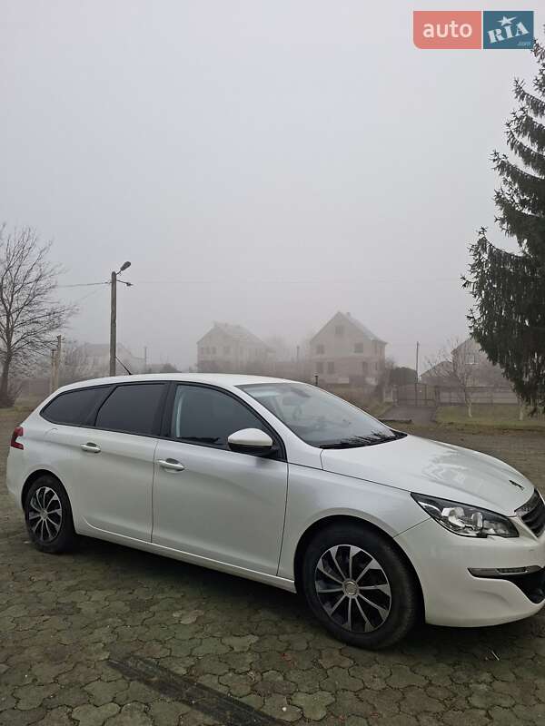 Универсал Peugeot 308 2015 в Дубно