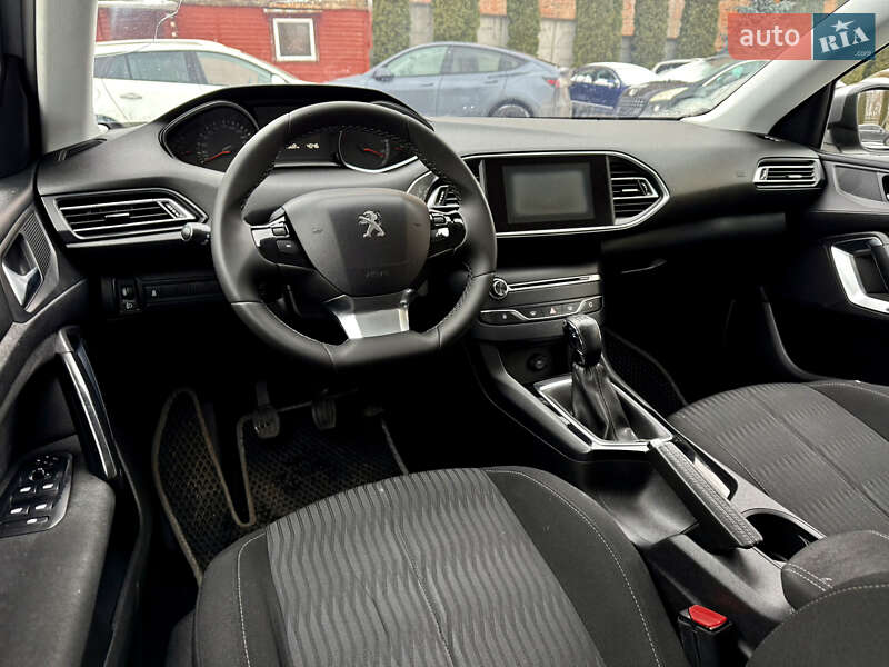 Универсал Peugeot 308 2015 в Ровно