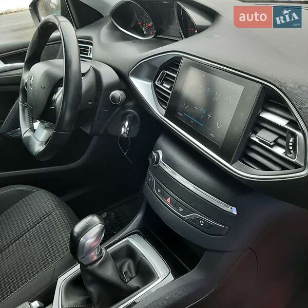 Универсал Peugeot 308 2017 в Полтаве