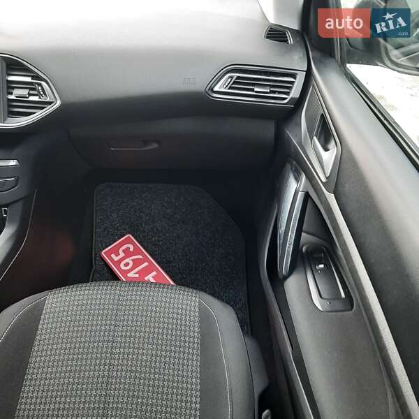 Универсал Peugeot 308 2017 в Полтаве