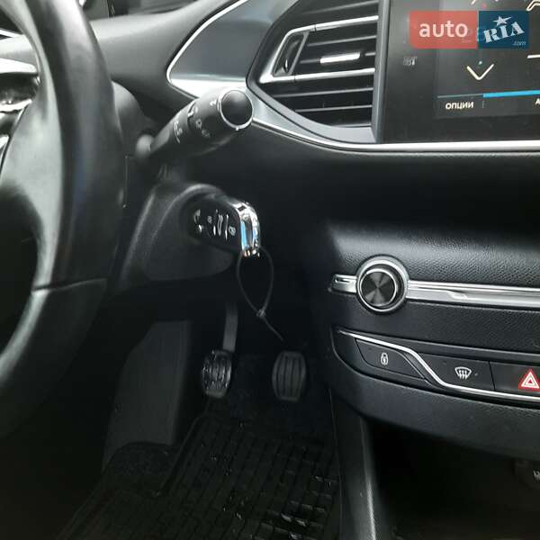 Универсал Peugeot 308 2017 в Полтаве