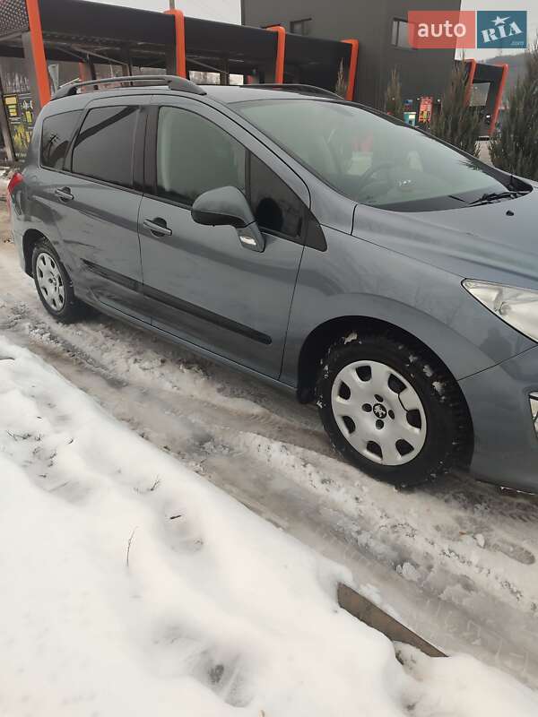 Универсал Peugeot 308 2011 в Полтаве