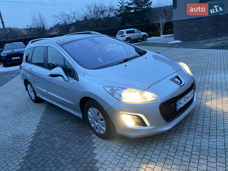 Хэтчбек Peugeot 308 2012 в Стрые