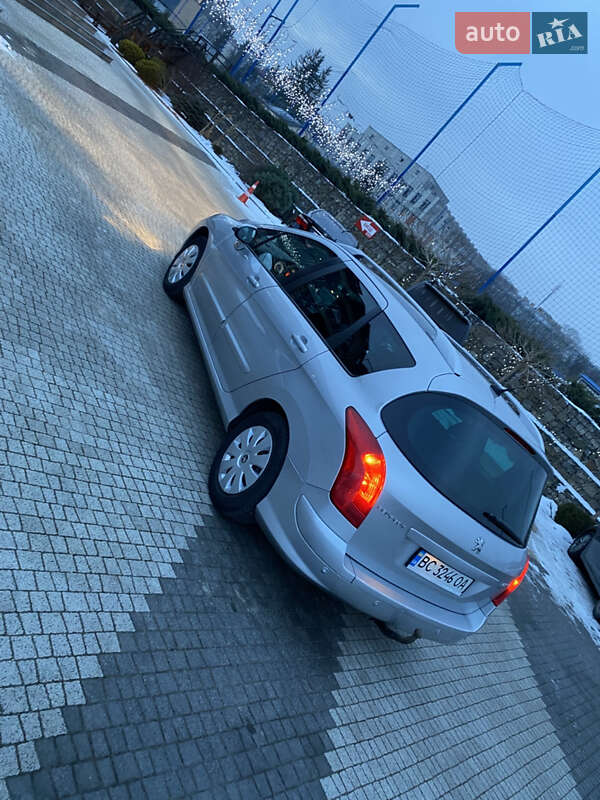 Хэтчбек Peugeot 308 2012 в Стрые