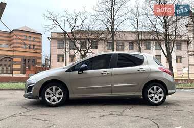 Хэтчбек Peugeot 308 2011 в Кривом Роге