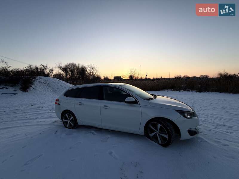 Универсал Peugeot 308 2016 в Киеве
