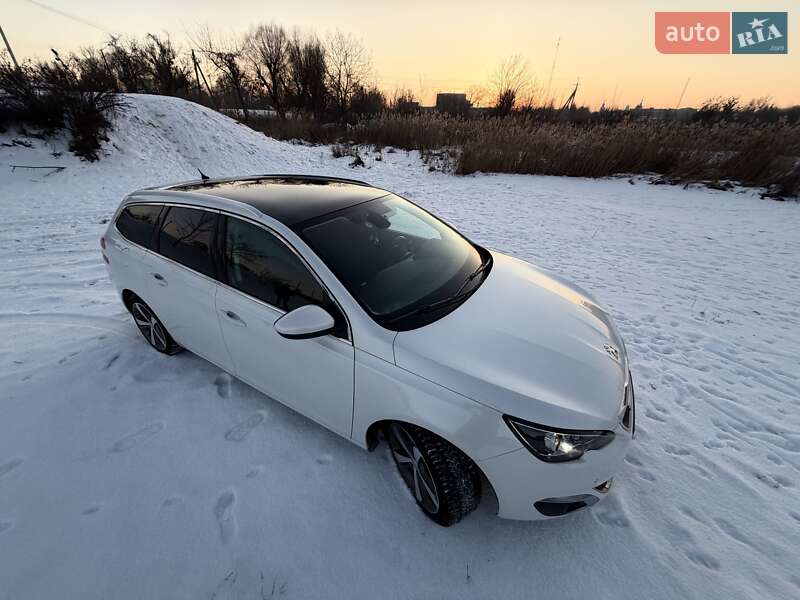 Универсал Peugeot 308 2016 в Киеве