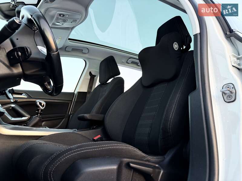 Универсал Peugeot 308 2016 в Киеве