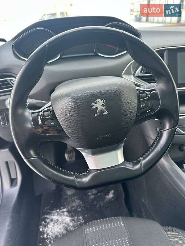 Универсал Peugeot 308 2015 в Луцке